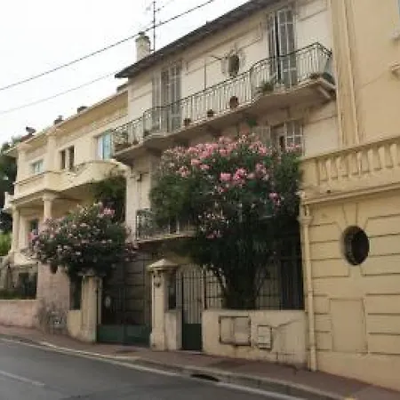 Luminous Palais View Apartment *